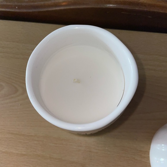 Rae Dunn PUMPKIN LOVE Candle with Pumpkin Topper - Picture 2 of 9